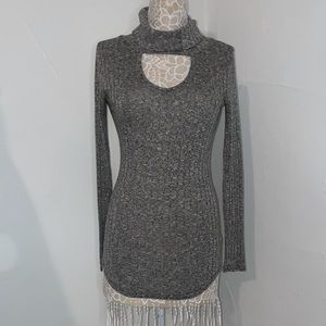 EUC keyhole turtleneck top.